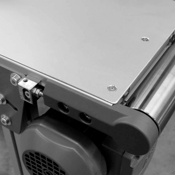 DRSNA PLOČEVINA Z LUKNJAMI -  NERJAVEČA