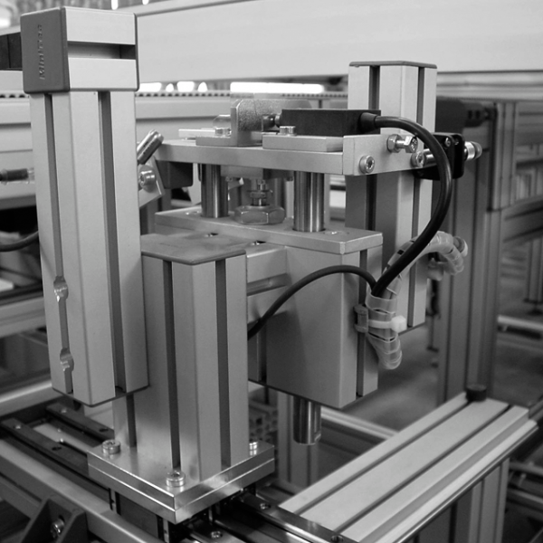 DVIŽNA ENOTA PNEVMATSKA HOD 15mm