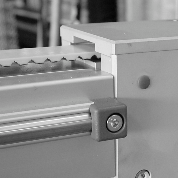 VAROVALO OKROGLEGA VODILA 12 NERJAVEČ